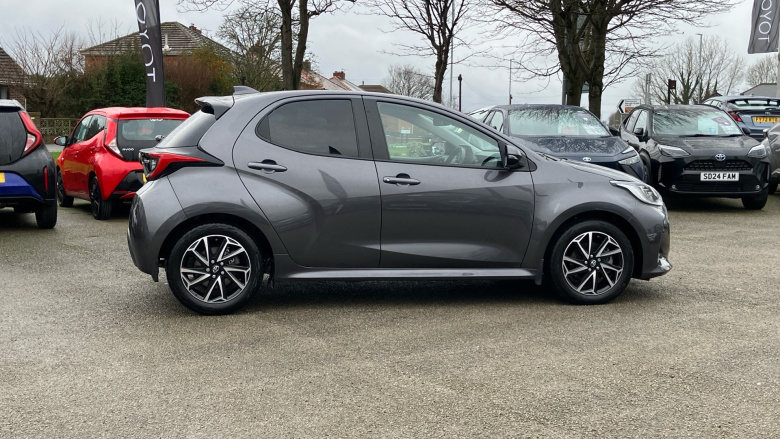 Toyota Yaris 1.5 Hybrid Design 5dr CVT Hybrid Hatchback